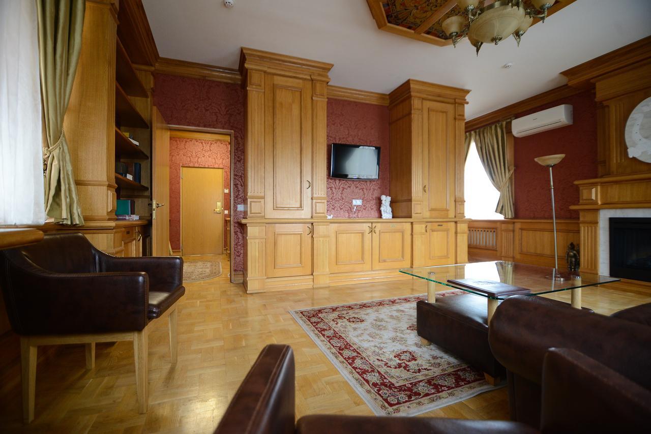 Отель Pidkova Ровно Экстерьер фото